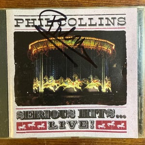 Phil Plugs Genesis Serious Hits Live-CD Handsigniert Autogramm von Phil Collins w/LoA