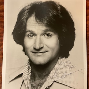 Robin Williams &quot;Kisses, Hugs, etc&quot; Hand Signed Autographed 8&quot;x10&quot; Photo W/ LOA