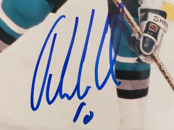 John Leclair Autographed 8X10 Philadelphia Flyers