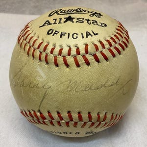 Garry Maddox Center Fielder Philadelphia Phillies Hand-Signed Autographed Rawlings Baseball w/ LOA
