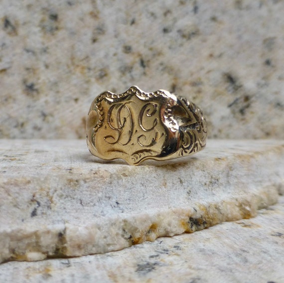 Victorian Gold Signet Ring, Antique Signet Ring, V