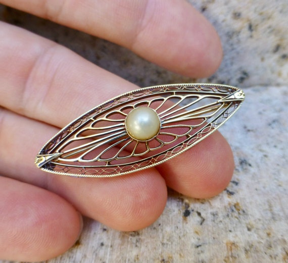 Art Deco Gold Pin, Dainty Filigree Dress Pin, 10 Carat Yellow Gold