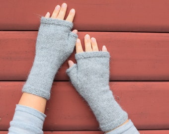 fingerless gloves, wrist warmers, arm warmers, light gray, gray, alpaca, wool, women, gift, knitted