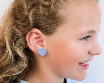 Pendientes de botón de corazón, pendientes lindos para niñas, pendientes de corazón azul, pendientes de arcilla minimalistas todos los días, ideas de regalos para niñas