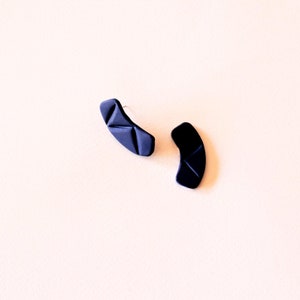 Modern minimalist dark blue stud earrings handmade from polymer clay by Vertseas.