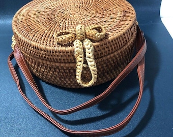 Vintage Rattan Round Woven Crossbody Bag Boho Straw Shoulder Bag Leather Strap