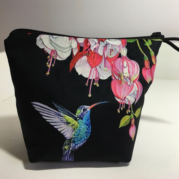 Cosmetic travel bag - Small velvet pouch with bird motif printed - Circé and Fushia - Hummingbird - Artist-derived product -
