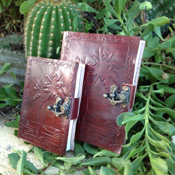 Diario de cuero-hecho a mano cuaderno-diario rústico-relieve diario-libro de viaje de cuero-Cuaderno de bocetos de cuero-Bronze Lock Journal