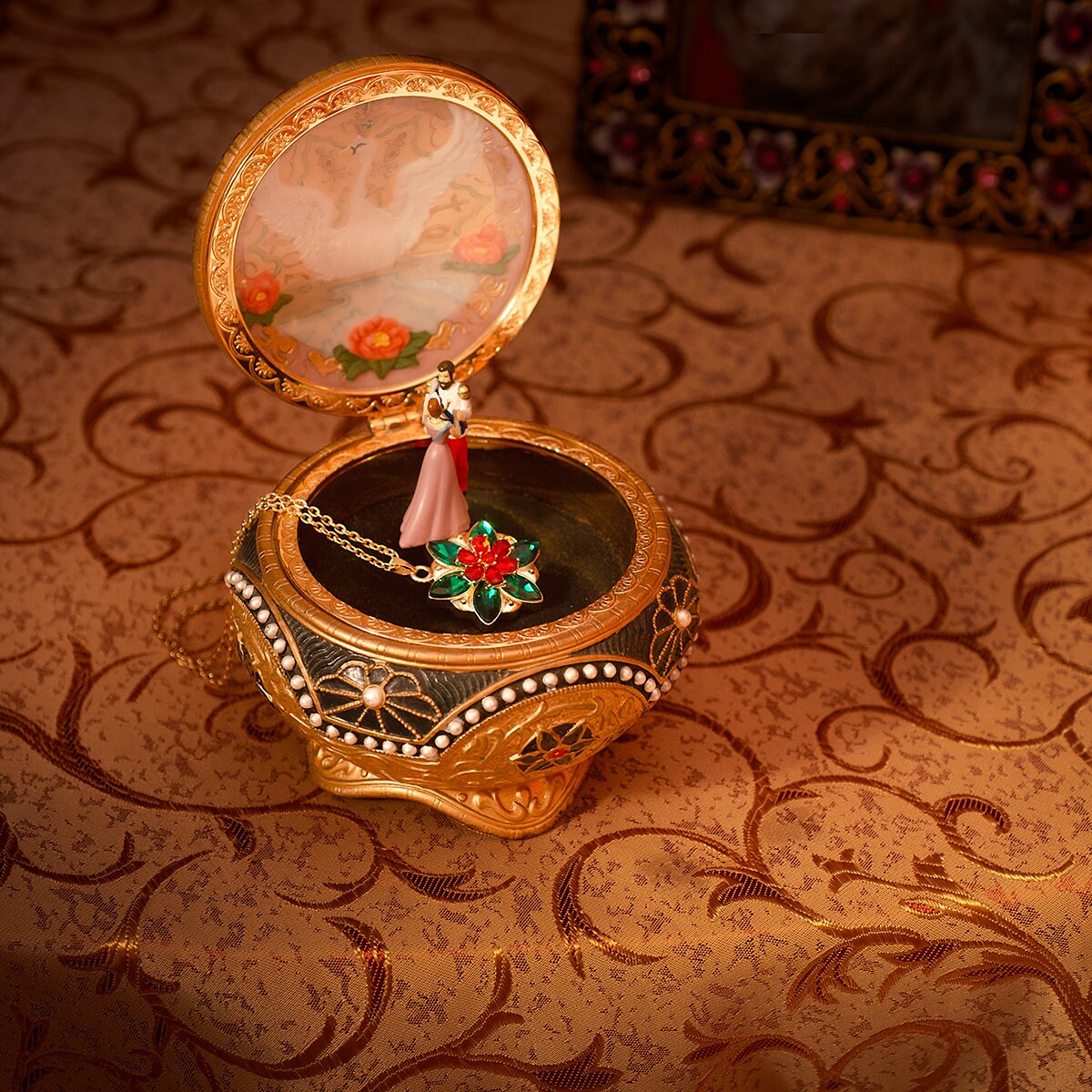 Anastasia music box Alexandra and Nicholas Romanov with Etsy