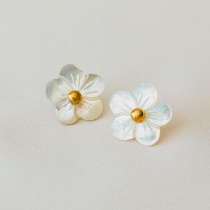 Philippines Chuchi Flower Earrings in Mother of Pearl Shell Filipino Jewelry