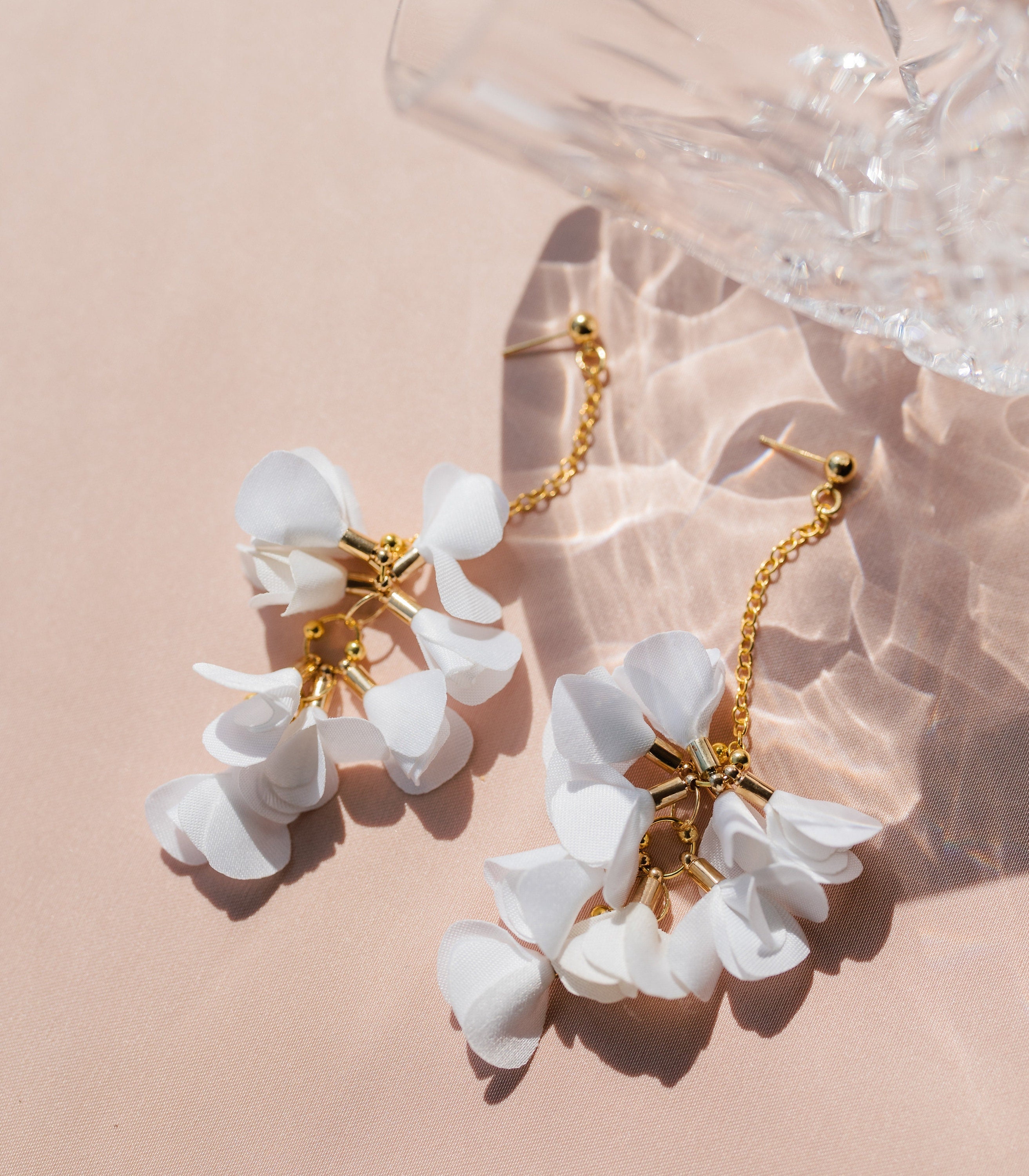 Pearl bloom earrings deals