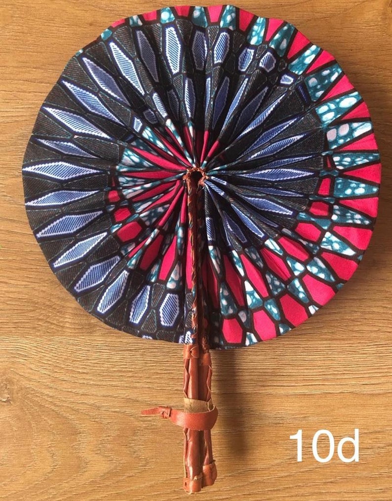 Hand-held fan kente