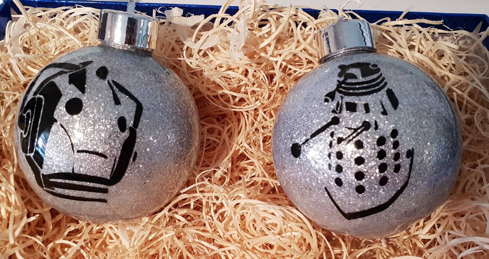 Doctor Who Inspired Christmas Glitter Baubles 8cm Diameter - Etsy UK
