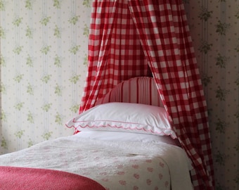 Ruffled Bed Canopy in Red Check