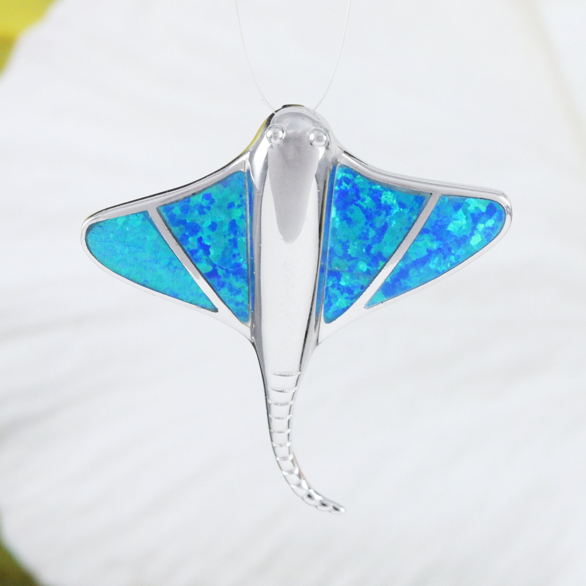 人気 Unique Gorgeous Hawaiian Large Blue Opal Stingray Necklace, Sterling  Silver Opal Sting Ray Pendant, N6154A＿並行輸入