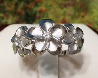 Beautiful Hawaiian 3 Plumeria Ring, Past Present & Future, Sterling Silver 3 Plumerias Flower CZ Ring, R1020 Birthday Mom Mother Gift