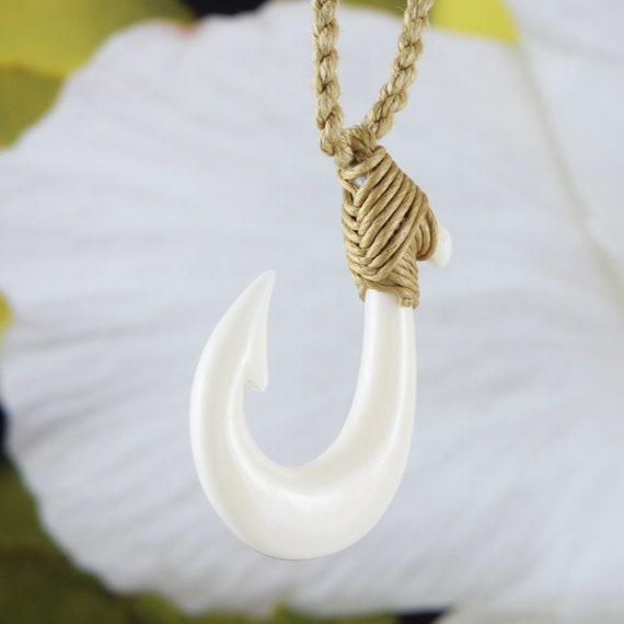 Beautiful Hawaiian Fish Hook Necklace, Hand Carved Buffalo Bone 3D Fish  Hook Necklace, N9101 Birthday Mother Gift, Island Jewelry -  UK