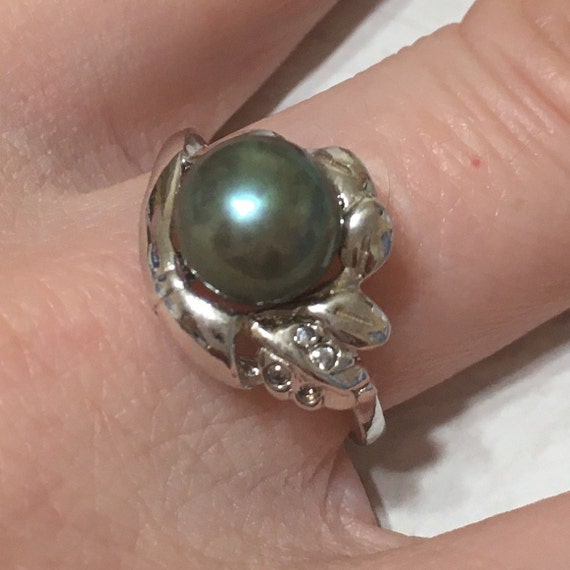 Maile leaf shop ring