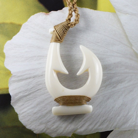 Unique Gorgeous Hawaiian X-large Fish Hook Necklace, Hand Carved Buffalo  Bone Fish Hook Necklace, N9430 Birthday Men Dad Mother Gift -  Canada