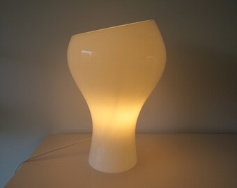 Glass Ilu di Vetro table lamp. Italy. Design, vintage. 80s. white opaline