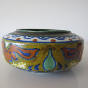 bowl / dish plateelbakkerij Zuid - Holland Gouda. 20s . Art Deco