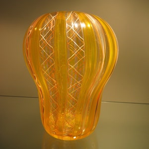 Fratelli Toso vase. 1966. Renato Toso. Mid Century. Italy, Italy. glass art.