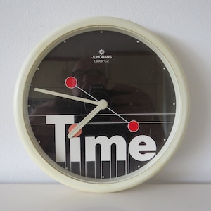 Postmodern plastic Clock, Memphis Style. Junghans Germany. Youngline. Vintage. !980s. Design