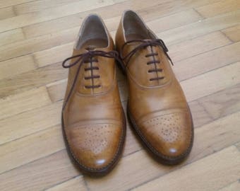 Handmade leather oxford shoes with cap toe for men and women