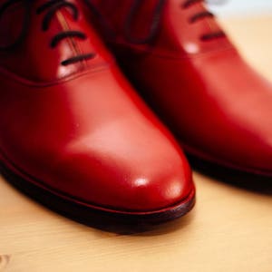 Women oxford shoes, red leather shoes, custom shoes, handmade shoes, flat and tie shoes. 画像 9