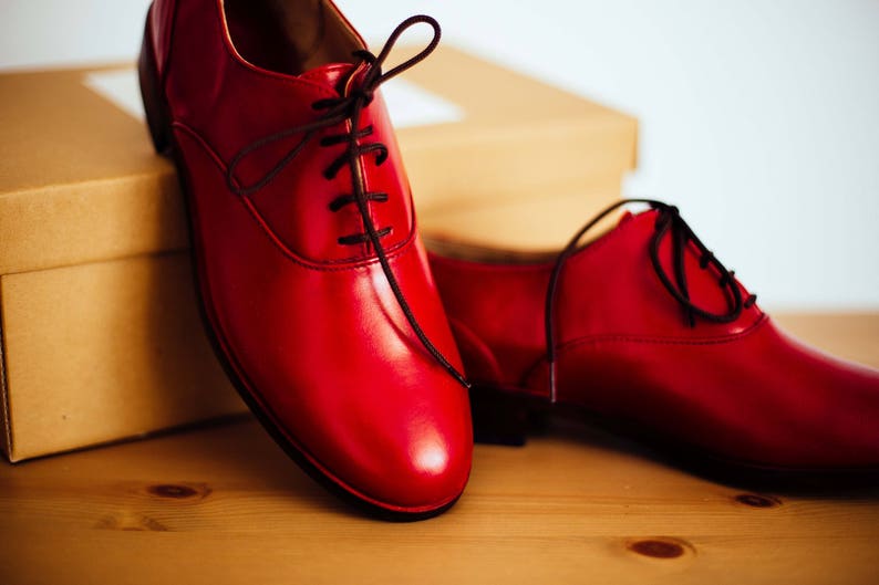 Women oxford shoes, red leather shoes, custom shoes, handmade shoes, flat and tie shoes. image 3