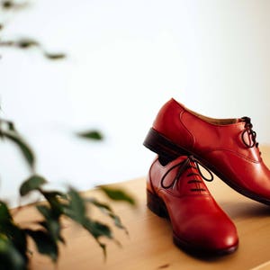 Women oxford shoes, red leather shoes, custom shoes, handmade shoes, flat and tie shoes. image 4