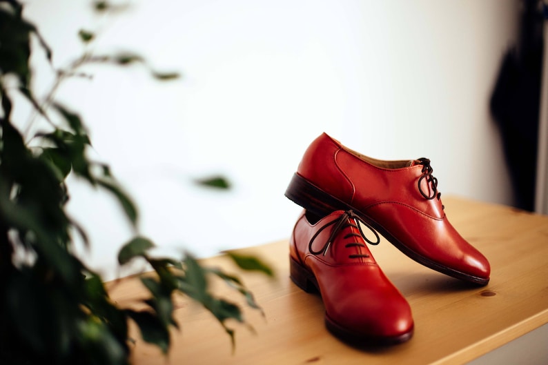 Women oxford shoes, red leather shoes, custom shoes, handmade shoes, flat and tie shoes. image 4