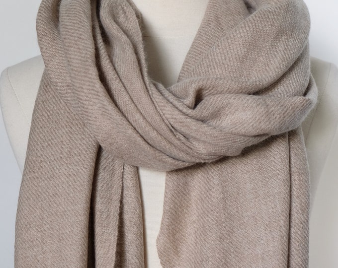 Baje, soft and cozy cashmere scarf, sand, 100% un dyed cashmere.