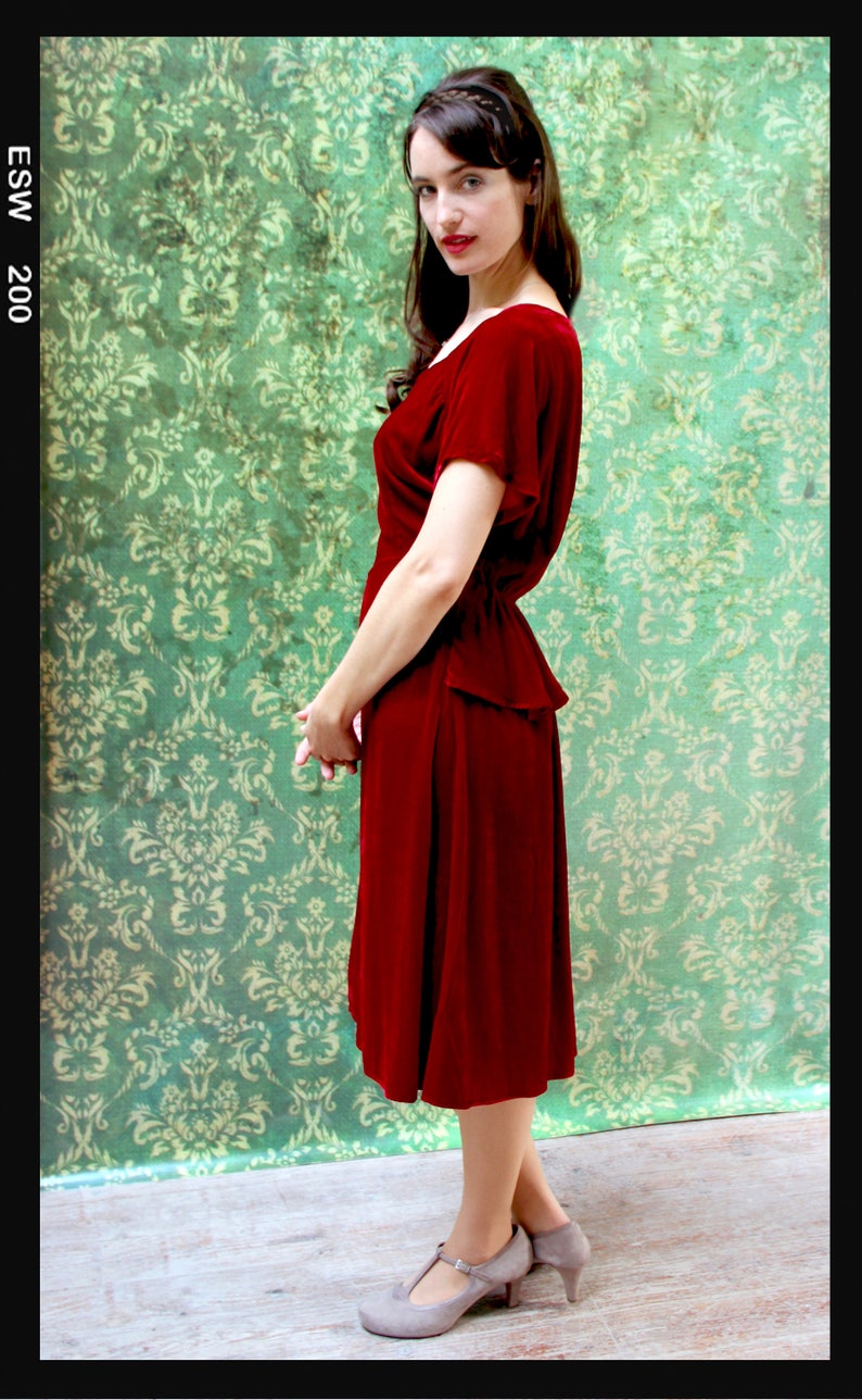 Isabella dress in on sale deep red silk velvet.