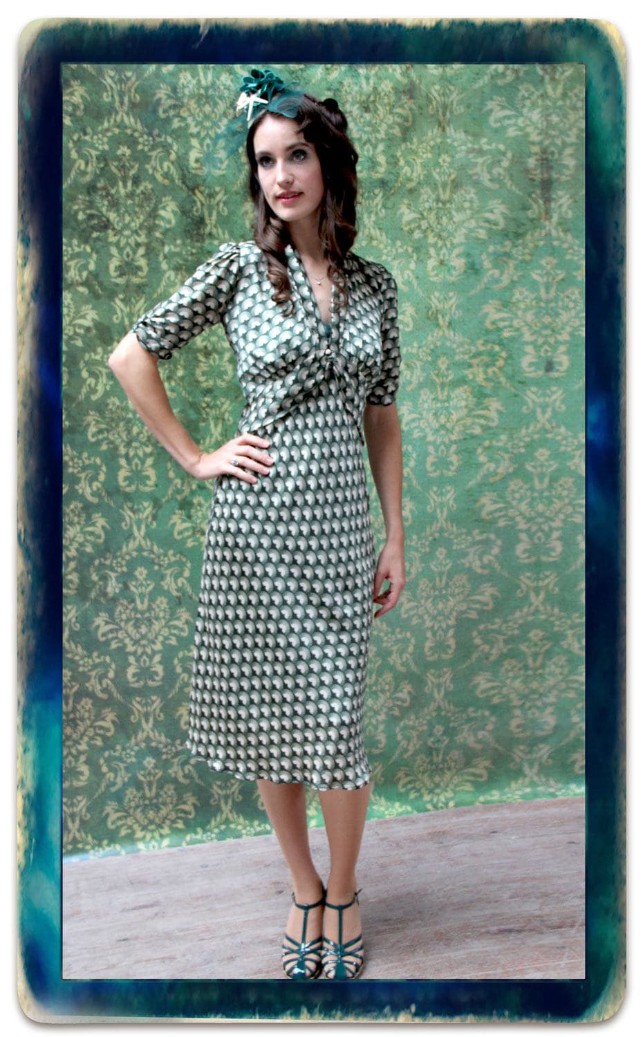 1940s Style Midi Dress in Retro Malachite Green Fan Print Crepe 