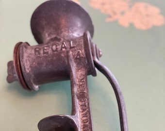 Antique Regal Meat Grinder Food Chopper - Antique Hand Crank Meat Grinder w/ Counter Clamp - Farmhouse Kitchen Decor Antique Kitchen Gadget