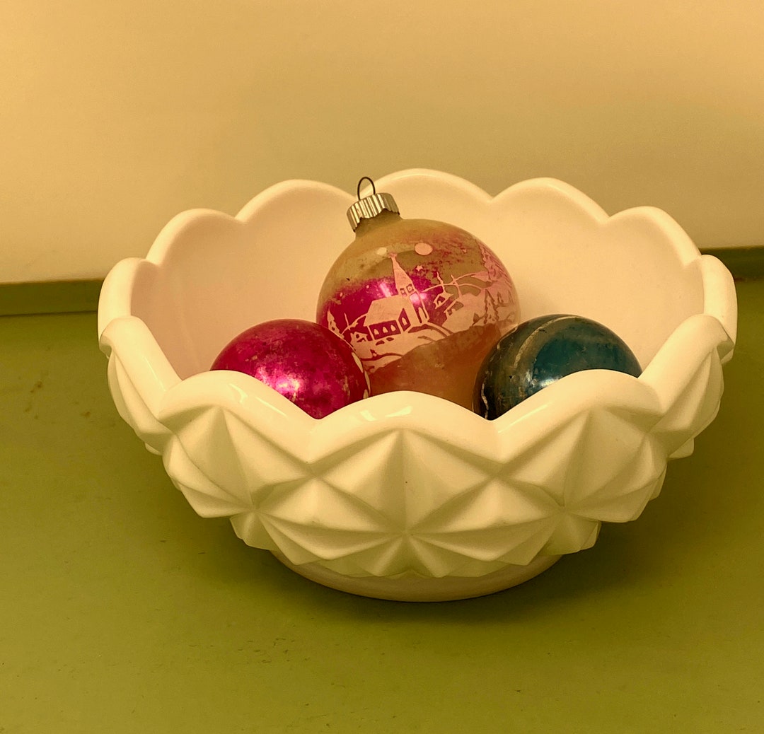 Vintage Milk Glass Bowl Diamond Pattern Milk Glass Candy Dish Vintage 6
