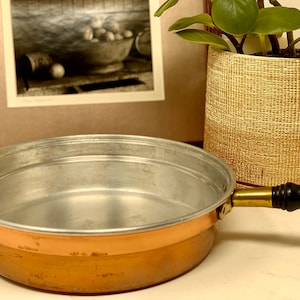 Vintage 9 1/2&quot; Copper Skillet w/ Wood Handle - Copper Over Aluminum Skillet Frying Pan - Farmhouse Decor Copper Frying Pan w/ Wood Handle