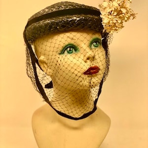 Women&#39;s 1940&#39;s Black Straw Pill Box Hat w/ Veil - 40&#39;s Ladies Pill Box Hat w/ netting Veil and Flower -Women&#39;s Vintage Dressy Black Hat 30&#39;s