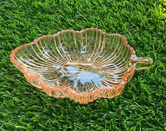 Vintage Pink Glass Trinket Dish Leaf Shaped Candy Dish - Federal Glass Pink Leaf Trinket Tray - Pink Depression Glass Jewelry Ring Dish