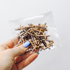 Confeti de cruz, confeti cristiano, confeti de madera, confeti de Pascua, piezas de madera para manualidades con cruces, bolsa de 50 piezas de 3/4 pulgadas