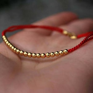 zartes ARMBAND auf Seidenkordel, STERLING SILBER vergoldet 24k gold, zartes Armband, minimalistisches Armband