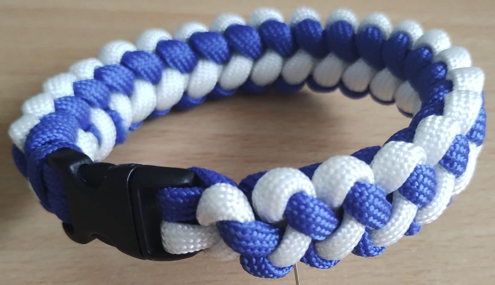 Bracciale Chelsea FC Paracord 550 – Ispirato Alla Lotta Contro Il Cancro Alla Prostata (The Blues)