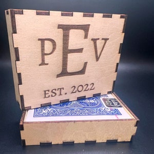 Caja de naipes, Titular del juego de cartas personalizado, Caja personalizada 1 mazo, Regalo único para póquer, Jugador de cartas, Noche de juegos, Regalo de soltero/ette