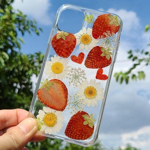 Handgemaakte aardbei geperste bloem telefoonhoesje, iPhone 16 15 14 13 12 11 pro max xr xs x se hoesje, samsung galaxy s25 s24 s23 s22 s21 hoesje afbeelding 4