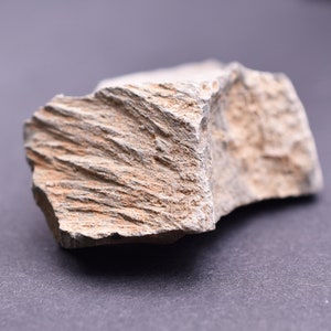Stożek pęknięć Agoudal, impaktyt, krater, Astrobleme, struktury uderzeniowe, Maroko, okaz geologiczny