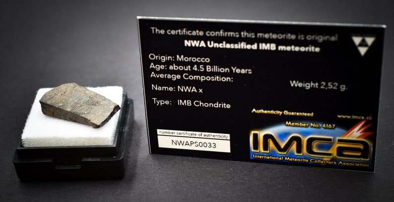 Space NWA Stony Meteorite 2,52 g Ordinary Chondrites Great for Collectors Saharan Desert NonCom Amazing gift design statuette