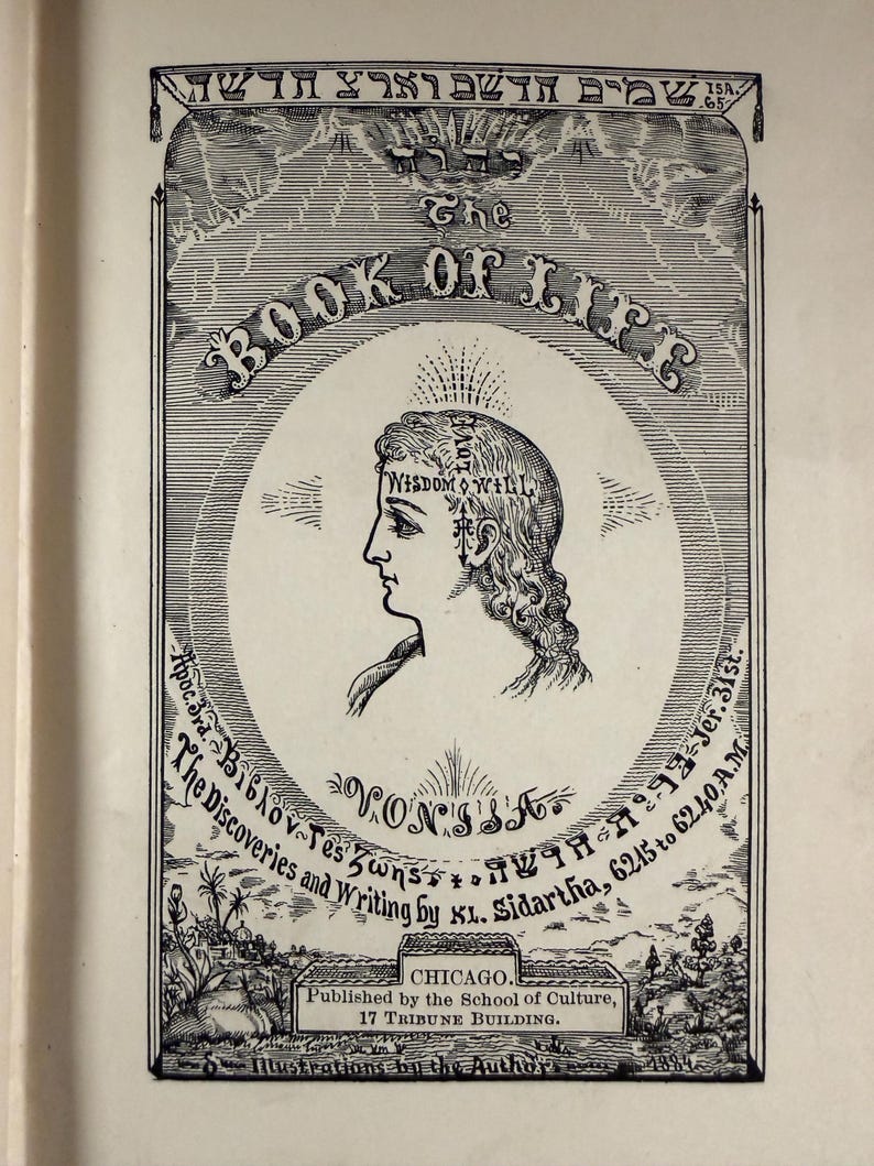 Puede incluir: Ilustraci&oacute;n en blanco y negro de una portada de libro titulada "The Book of Life". La portada presenta el perfil de una persona dentro de un c&iacute;rculo, con texto en ingl&eacute;s y otros idiomas. El libro fue publicado en Chicago.