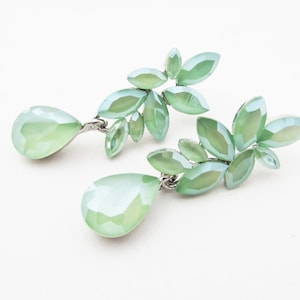Pale Green Earrings, Mint Green Earrings for Wedding, Light Green Bridesmaids Earrings, Green Teardrop Earrings, Beach Wedding Earrings