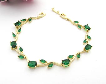 Leaf Bracelet with Green Crystal Stones, Delicate Nature‑Inspired Jewellery, Elegant Bridesmaid & Wedding Accessory, Green Wedding Colours